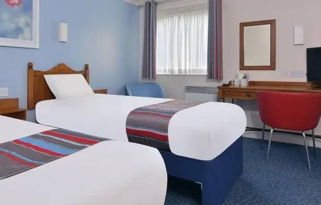 Close-up photo of a Twin Room in Birmingham Kingswinford hotel