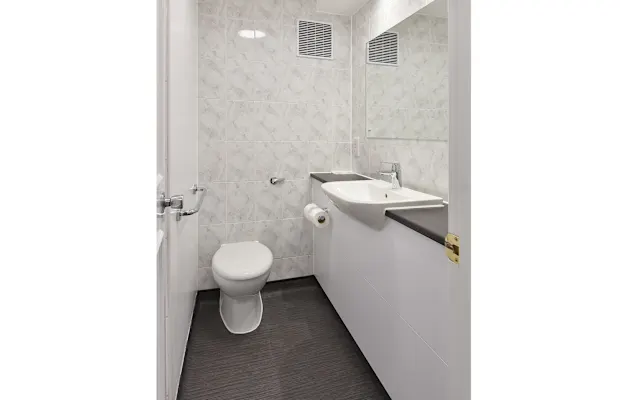 Photo of the ensuite in a Standard Double Room in Frimley hotel