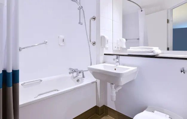 Photo of the ensuite in a Double SuperRoom in Leeds Central hotel
