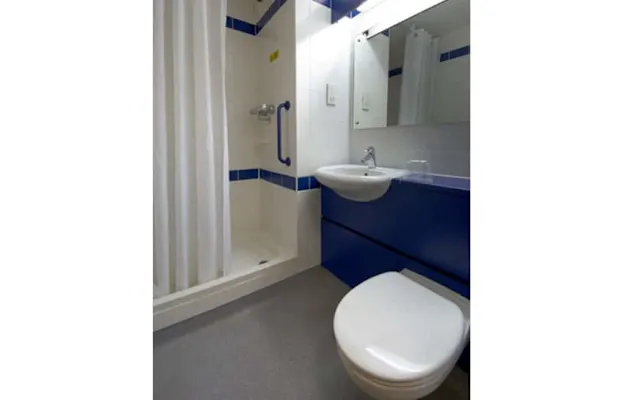 Photo of the ensuite in a Standard Double Room in Durham hotel