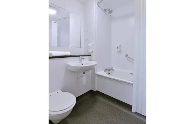 Photo of the ensuite in a Standard Small Family Room in Glasgow Braehead hotel