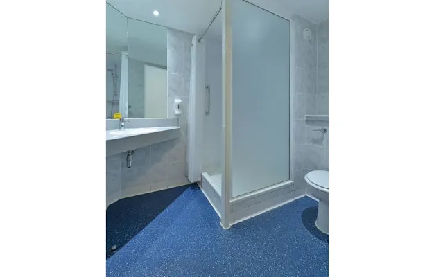 Photo of the ensuite in a Standard Twin Room in Bournemouth Cooper Dean hotel