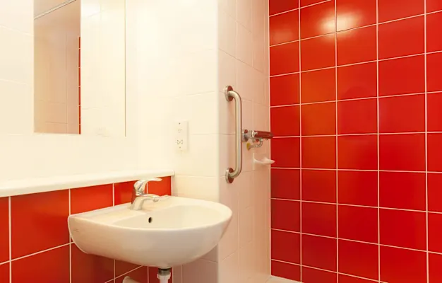 Photo of the ensuite in a Standard Double Room in Maidstone Central hotel