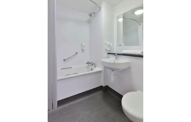 Photo of the ensuite in a Standard Double Room in Windsor Central hotel