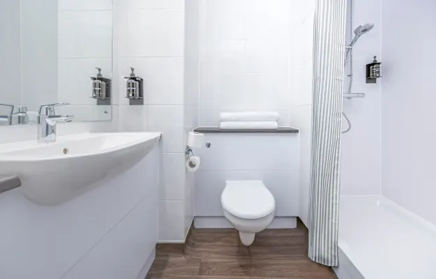 Photo of the ensuite in a Family SuperRoom in Gatwick Airport Central hotel